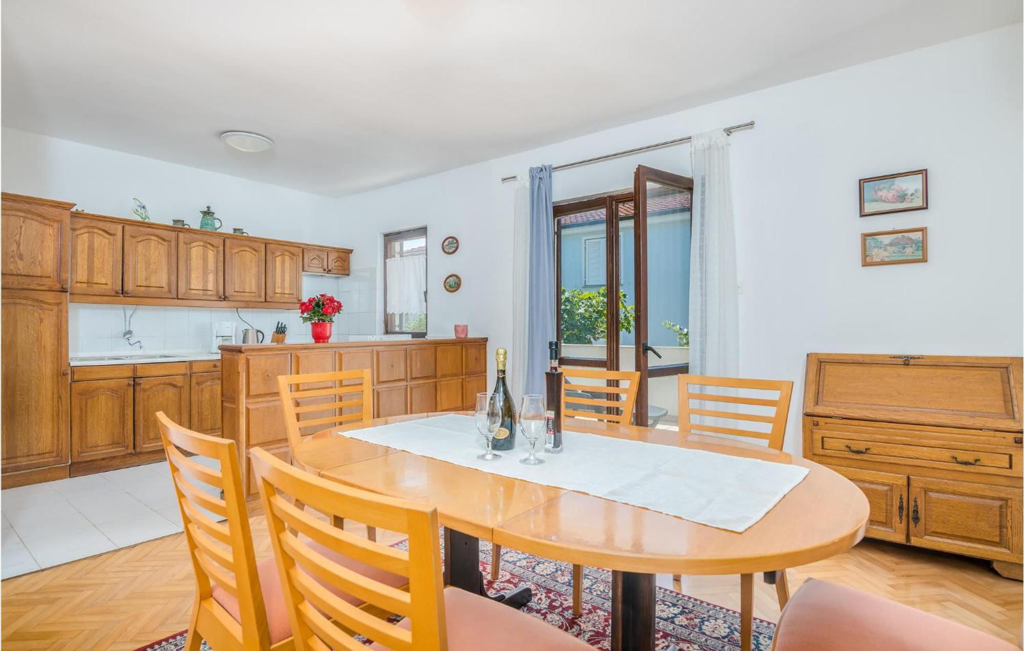 Stunning Apartment In Malinska With Kitchen エクステリア 写真