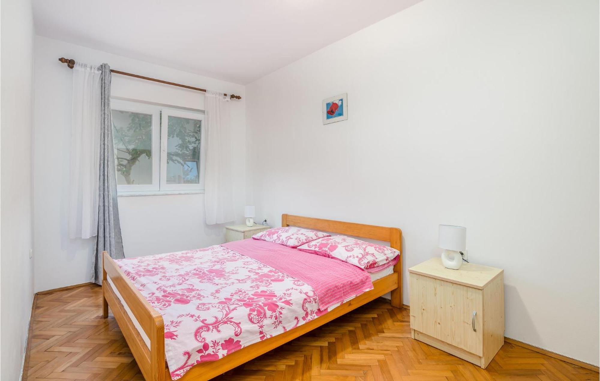 Stunning Apartment In Malinska With Kitchen エクステリア 写真