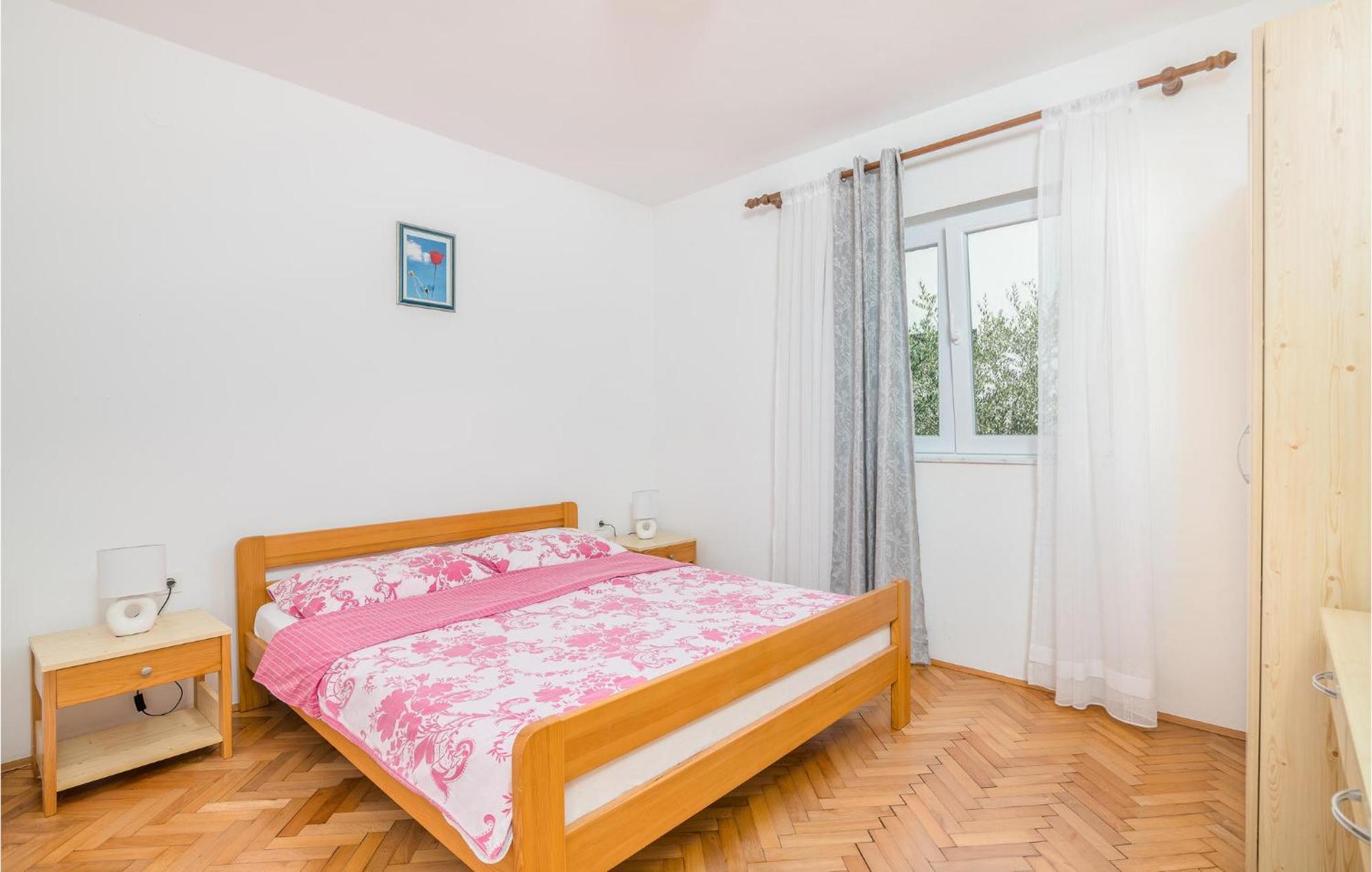 Stunning Apartment In Malinska With Kitchen エクステリア 写真