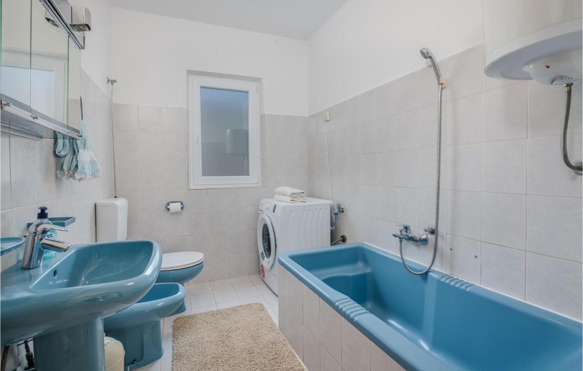 Stunning Apartment In Malinska With Kitchen エクステリア 写真