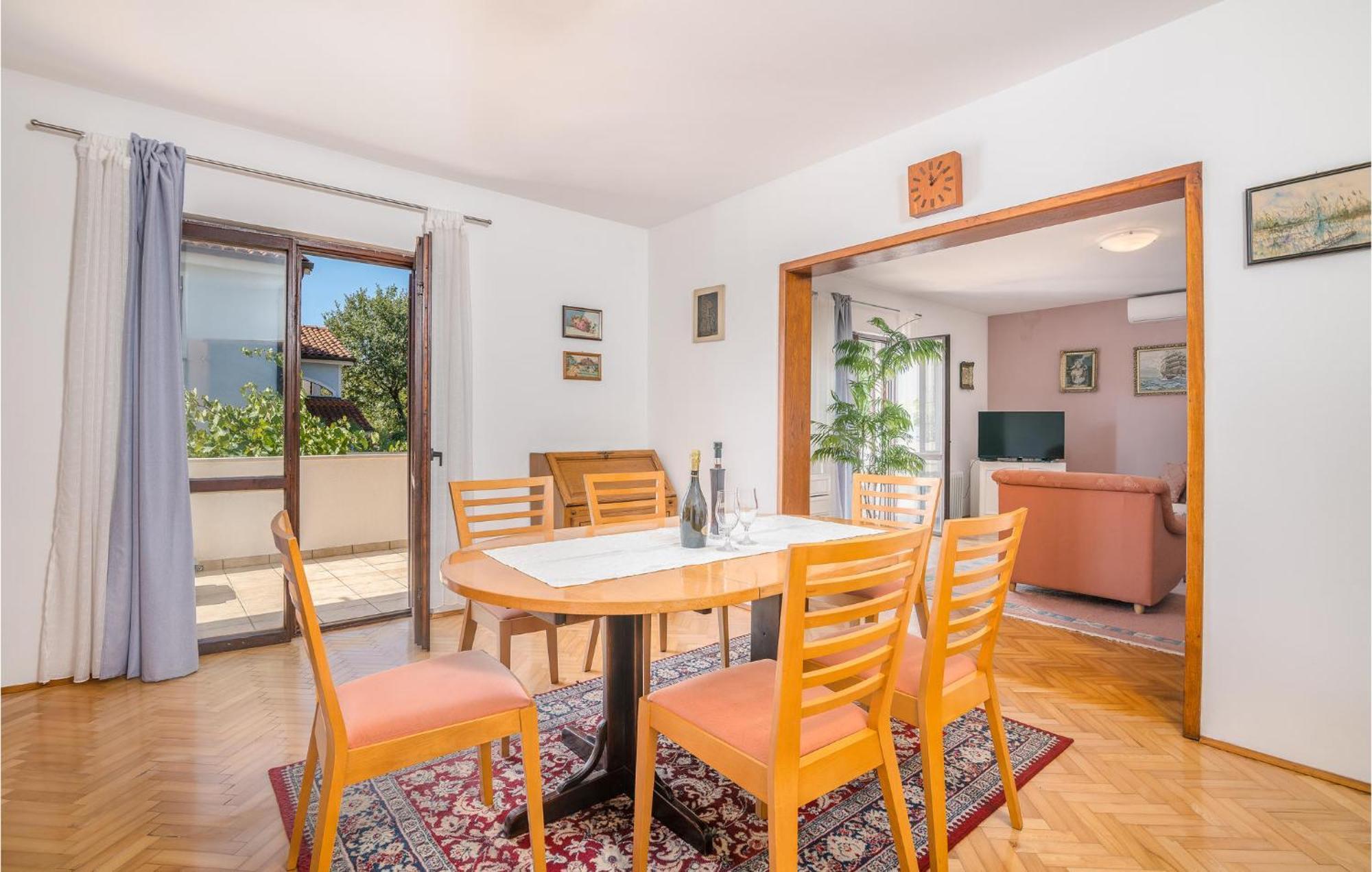 Stunning Apartment In Malinska With Kitchen エクステリア 写真